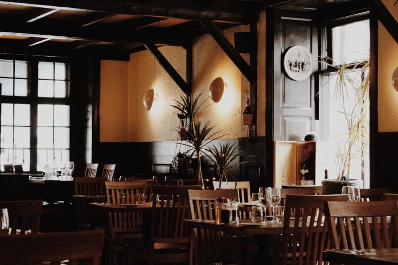 Restaurantens hyggelige interiør